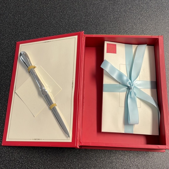 Red Envelope Love Letters Box - Picture 2 of 9